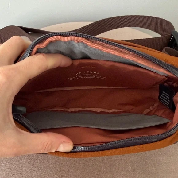 Bellroy Venture Ready Sling 2.5L - Picture 4 of 11
